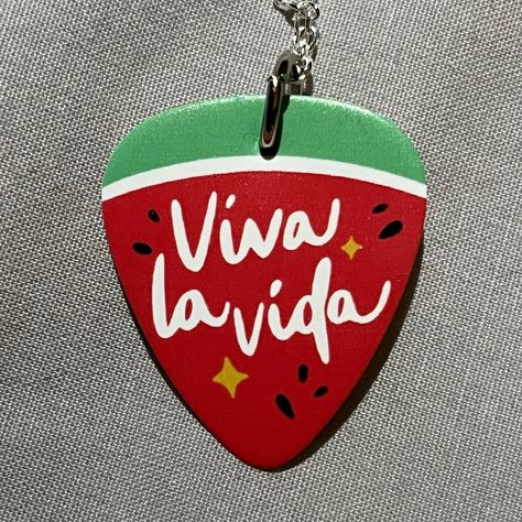 Watermelon Pick Watermelon Sugar Kdrama, Twinkling Watermelon Aesthetic, Twinkling Watermelon Kdrama, Cute Diy Keychains, Watermelon Kdrama, Watermelon Keychain, Twinkling Watermelon, Keychain Aesthetic, Watermelon Necklace