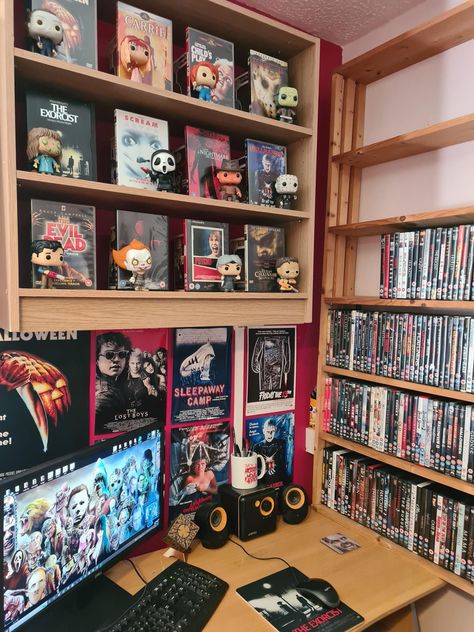 Funko Pop Collection Room, Dvd Display Ideas, Dvd Shelf Ideas, Funko Pop Room, Movie Collection Display, Funko Pop Display Ideas With Boxes, Dvd Collection Display, Funko Pop Aesthetic, Shelf Decor Funko Pop