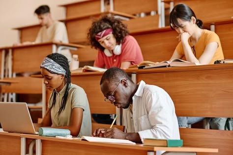 College Photo Ideas, Classroom Photoshoot, School Photography Ideas, Classroom Photography, Corporate Shoot, College Marketing, University Lectures, College Classroom, Retail Advertising