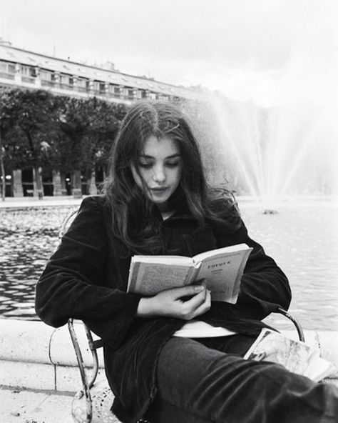 French Actress Isabelle Adjani, Photographed by Jean-Claude Deutsch, 1973. #isabelleadjani #1970s #70s #beauty #movie #cinema #film #oldmovies #classiccinema #frenchactress #frenchbeauty #vintage #vintagebeauty People Reading, Isabelle Adjani, Night Pictures, Woman Reading, Reading A Book, Trik Fotografi, 인물 사진, Book Photography, Book Aesthetic