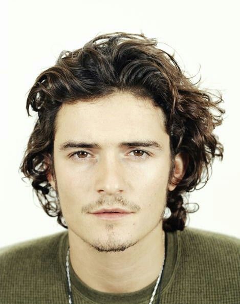 Young Orlando Bloom, Curly Men, Guy Haircuts, Lotr Legolas, Elf Aesthetic, Caraval Series, First Sight Love, Pretty Curls, Facial Shapes