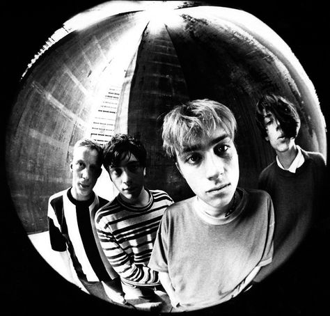 Blur Band, Band Photoshoot, Fotografi Vintage, Damon Albarn, I Love Cinema, Radiohead, Band Posters, Pop Rock, Gorillaz