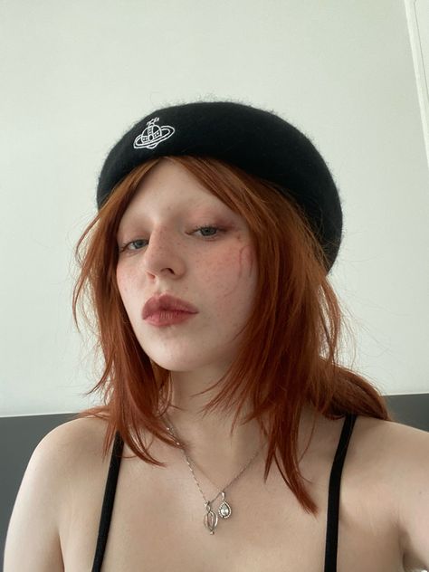 vivenne westwood beret ginger hair cut face Beret Hairstyles, Bleached Eyebrows, Ginger Models, Cherry Red Hair, Beret Style, Blonde Streaks, Dye My Hair, Cut My Hair, Orange Hair