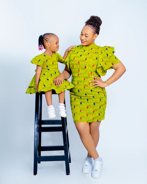 Mother and daughter matching outfit Mum And Daughter Matching, Kitenge Fashion, Mum And Daughter, Mommy Daughter Outfits, Daughter Outfits, Mother Daughter Dress, Welding And Fabrication, African Fashion Traditional, Fashion Traditional