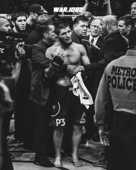 Khabib Aesthetic, Khabib Nurmagomedov Wallpaper Art, Islam Makhachev Wallpaper, Khabib Nurmagomedov Wallpaper, Mma Aesthetic, Mma Aesthetics, Men Physique, Islam Makhachev, Cold Pictures