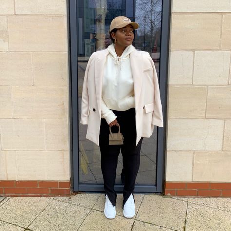 Media Tweets by YT :samantha kash 🌸 (@Samanthakashhh) / Twitter Campus Outfit, Fashion Style Outfits, Insta Inspo, Style Outfits, Things To Wear, Personal Style, Normcore, Fashion Inspo, Instagram Photos