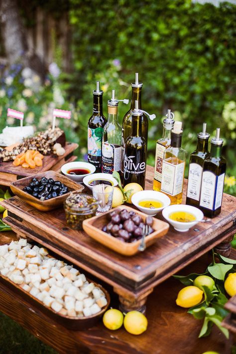 Italian Bachelorette, Ideas Para Catering, Wedding Food Bars, Olive Bar, Bread Bar, Italian Dinner Party, Italian Party, Dip Bar, Oil Bar