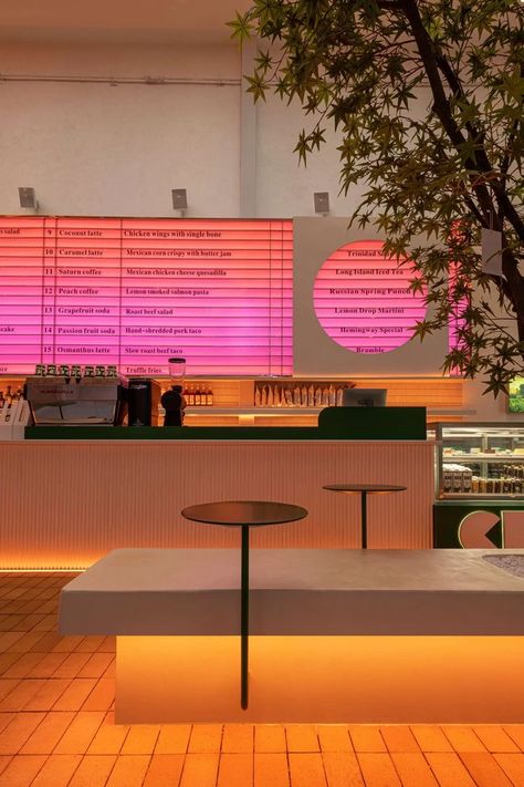 Colorful Bar Design, 70s Coffee Bar, Vibrant Coffee Shop, Colorful Cafe, Coffee Shop Design, Bar Interior, Cafe Interior Design, Restaurant Interior Design, Restaurant Interior