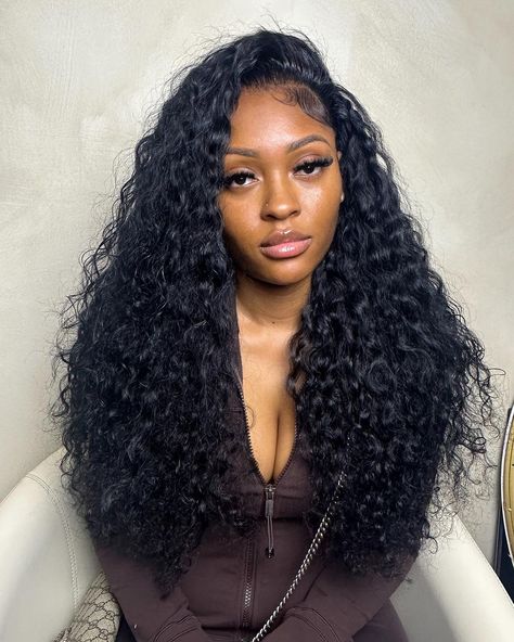 Pretty curls😍Love the amazing flip over sew in from stylist @stylesby.mecee🔥   Follow @bombtress_hair for more hair inspiration💕  Grab bomb bundles and get this inspired look🤩  . . . . . . . . . . . #explore #flipover #flipovermethod #waterwavehair #waterwavewig #leaveoutsewin #lacefrontwig #wetnwavy #sewinweave #wigunits #wiginstall #lacewigs #lacefrontalwig #issawig #blackhairmag #wigsforsale #naturalsewin #frontalunits #frontalwig #humanhairwigs #traditionalsewin #hdlace #hdwigs #sewin Water Wave Black Women, Sew In Hairstyles Water Wave, Water Wave Side Part Sew In, Curly Flipover Hairstyle, Water Wave Flip Over Quick Weave, Lose Deep Wave Sew In, Deep Wave Flip Over Sew In, Spanish Wave Weave Hairstyles, Freepart Curly Wig