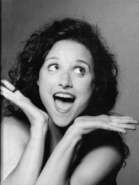 Julia Louis Dreyfus Style, 90s Series, 80s Photography, Elaine Benes, Winter Nyc, Nathalie Emmanuel, Julia Louis Dreyfus, Girl Friends, Funny Girl