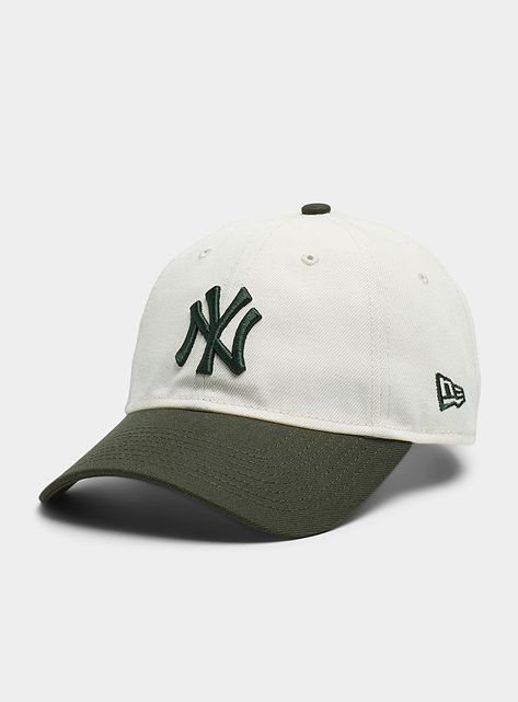 - New Era at Le 31- Official merchandise of the MLB, Major League Baseball- Soft and durable weave- Rigid, curved visor- Strapback with a metallic buckle New Era Baseball Cap, Extra Fashion, Mens Hats Fashion, Christmas Gifts For Parents, Makeup Accesories, Women Hats, Gifts For Parents, Baseball Caps Mens, Men Hats