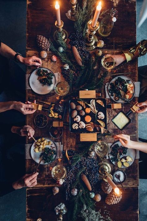 Your Guide To Hosting The Ultimate Christmas Dinner - Society19 Raclette Recipes, Raclette Party, Winter Dinner Party, Winter Dinner, Ultimate Christmas, Salou, Noel Christmas, Christmas Aesthetic, Beautiful Food