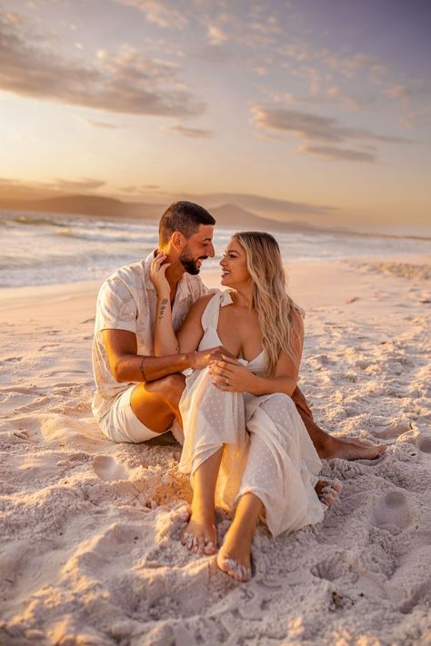 Wedding Pictures Beach, Beach Wedding Pics, Engagement Photo Shoot Beach, Pre Wedding Photoshoot Beach, Engagement Pictures Beach, Photo Shoot Beach, Couples Beach Photography, Couple Beach Pictures, Shooting Couple