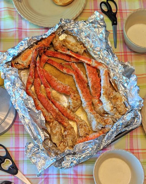 How To Cook Snow Crab Legs (3 Ways) - Southern Cravings Crab Legs How To Cook Ovens, How To Cook Snow Crab Legs At Home, Crab Legs How To Cook, Snow Crab Legs Recipe Baked, Snow Crab Legs Recipe, Crab Legs In The Oven, King Crab Recipe, Alaskan Crab Legs, King Crab Legs Recipe