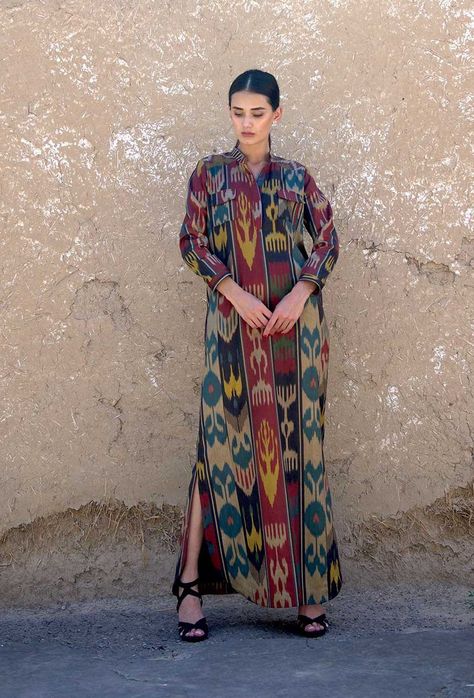 Uzbek Ikat, Kimono Maxi Dress, Tenun Ikat, Ikat Dress, Classic Style Outfits, Batik Fashion, Mode Abaya, Ikat Design, Silk Ikat