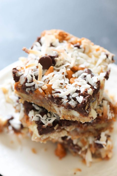 Seven Layer Magic Cookie Bars Recipe | Six Sisters' Stuff Magic Cookie Bars Recipe, Homemade Lemon Bars, Magic Cookie Bar Recipe, Magic Cookie Bars, Layer Bars, Tiramisu Dessert, Six Sisters Stuff, Nutella Brownies, Facebook Recipes