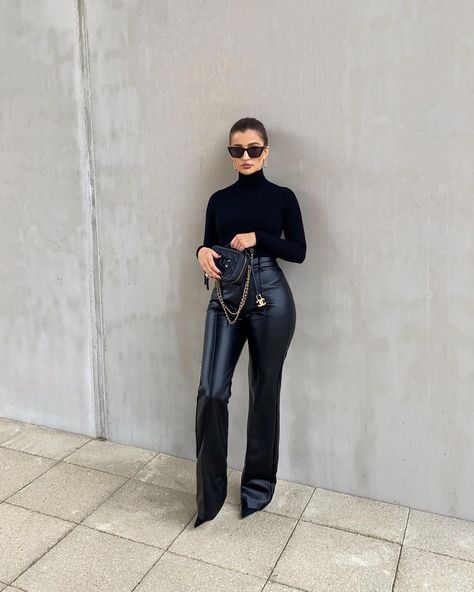 Because of Alice on Instagram: “trousers of the season / @becauseofalice” Esthetician Fits, Because Of Alice, Alice Clothes, Leather Pants Outfit, Classy Winter Outfits, Winter Fashion Outfits Casual, Flare Pant, Black Leather Pants, Power Suit