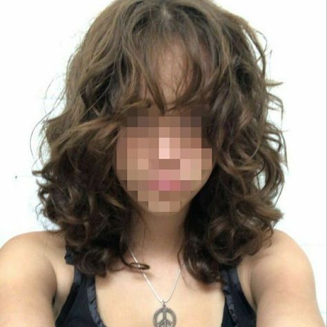 Wavy Bangs With Layers, Midlength Haircuts Shaggy, Shaggy Layers Wavy Hair, Lob Curly Haircut, Shaggy Short Hair With Bangs Curly, Wavy Short Haircuts With Bangs, 2b Haircut Medium Layers, Short Butterfly Haircut Curly, Short Curly Layers With Bangs