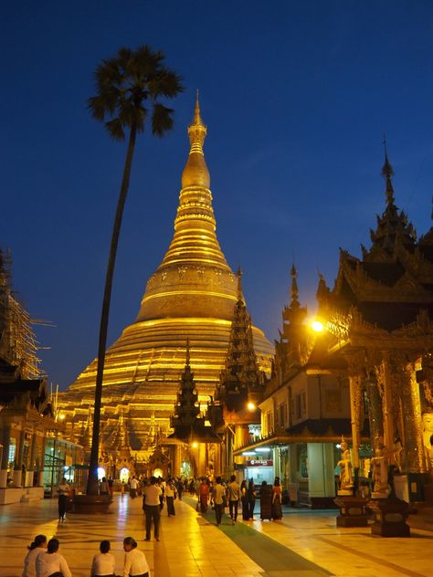 Myanmar Yangon City, Yangon City, Myanmar Places, Myanmar Photo, Burmese Culture, Breakup Dp Photo, Hero Fighter, Alexandria City, Shwedagon Pagoda