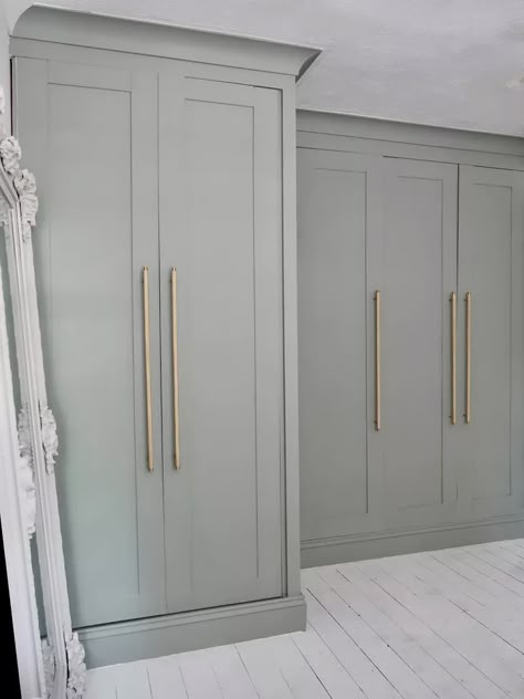 Bespoke on a Budget:You’re gonna love this DIY Wardrobe Transformation! Built In Wardrobe Doors, Fitted Wardrobe Doors, Bedroom Built In Wardrobe, Painted Wardrobe, Bespoke Wardrobe, Bedroom Cupboards, Painted Cupboards, Wardrobe Door Handles, Wardrobe Door Designs