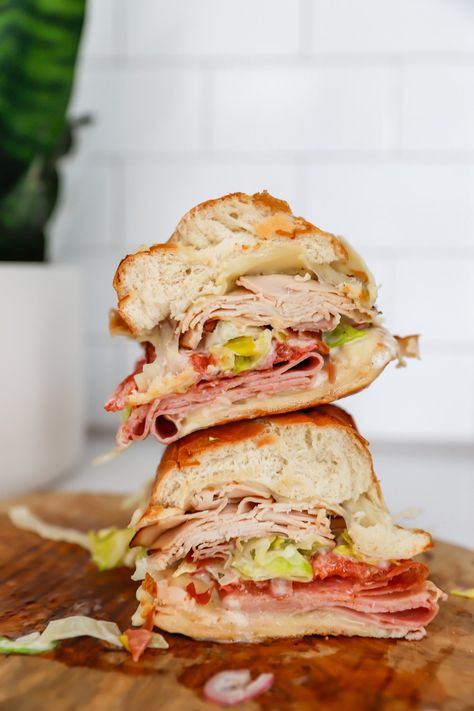 Viral Italian Grinder, Tiktok Grinder Sandwich, Tiktok Grinder, Italian Grinder Sandwich, Italian Sandwich Recipes, Italian Grinder, Hoagie Sandwiches, Salami Sandwich, Grinder Sandwich