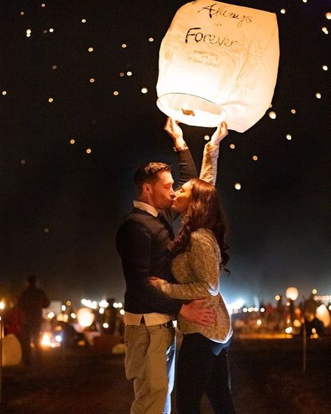 It was such a dream to photo the lantern fest again at Schnepf Farms. This event is seriously magical! Outing Pics, Sky Lanterns Photography, Festival Poses, Schnepf Farms, Proposal Pics, Lantern Fest, Aesthetic Photography Ideas, Sky Lantern, 1 Year Photos