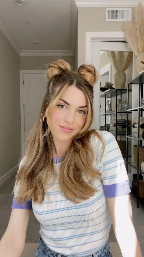 2 Side Buns Hairstyle, Two Side Buns Hairstyle, 2 High Buns, High Space Buns, Two High Buns, Hairstyles Dirty Hair, Space Buns Tutorial, Space Bun Hairstyles, Buns Tutorial