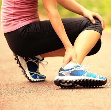 Now on @Fooducate:  5 Foods to Help Avoid Muscle Cramps (Plus 2 Busted Myths) Calf Pain, Calf Cramps, Running Injuries, Leg Cramps, Strong Muscles, Sports Injury, Signs And Symptoms, Health Benefits, Trekking