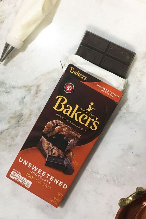 What's the Difference Between Regular Chocolate and Baking Chocolate? Chocolate Bar Recipe, Bitters Recipe, Bakers Chocolate, Chocolate Torte, Baking Chocolate, Bitter Chocolate, Cooking Chocolate, Types Of Chocolate, No Bake Bars