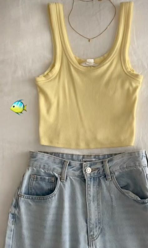 European Summer Wardrobe, Yellow Tank Top Outfit, Summer Outfits Yellow, New School Outfits, 2025 Fits, Movie Fits, Outfit Repeater, Outfits Coquette, Black Lehenga