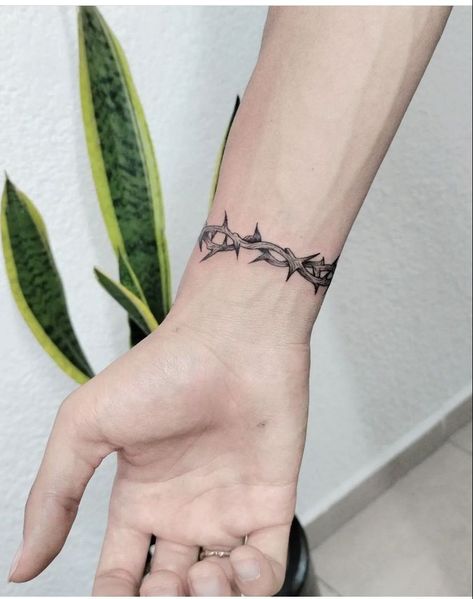 Thorns Band Tattoo, Thorns Around Wrist Tattoo, Bro Tattoo Ideas, Barbed Wire Band Tattoo, Thorns Wrist Tattoo, Thorn Wrap Around Tattoo, Barbwire Wrist Tattoo, Thorn Arm Band Tattoo, Branch Bracelet Tattoo