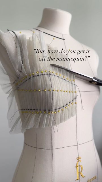 Teagan Jacobs on Instagram: "When draping on the dress form I often get asked “but how do you get it off the mannequin?”. And the answer is usually- hand sewing. Full disclosure I was never technically taught on how to do this, but this is the technique I use. If I’m working with a sheer fabric and can’t use a pen or pencil (which is what I would typically use) then hand sewing acts as my pencil! Here I’m doing a basting stitch on the seam allowance and the apex of the bust. I then use lots of steam directly on the dress form, which helps hold the pleats in place. Now I can remove it from the dress form and continue working on my garment. What do you think of this technique? Is it something you’ve done before or would like to try? 🏹 #teaganjacobs ✨ Mannequin is gifted from @royaldressform Draping On Dress Form, Sewing With Tulle, Diy Sewing Mannequin, Draping On Mannequin, Dress Draping Techniques, Fabric Draping Techniques, Mannequin Draping, Diy Dress Form, Basting Stitch