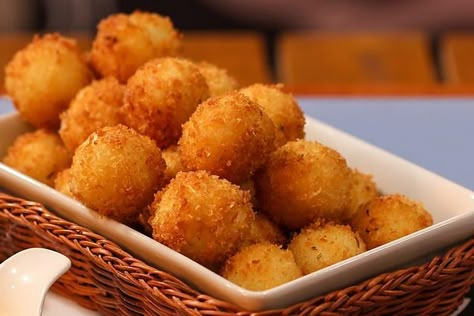 Fried Pimento Cheese Balls With Pepper Jelly, Mississippi Fire Balls, Air Fryer Pimento Cheese Balls, Deep Fried Pimento Cheese Balls, Pimento Cheese Bites, Recipes With Pimento Cheese, Fried Pimento Cheese Balls, Pimento Cheese Ball Recipe, Pimento Cheese Balls