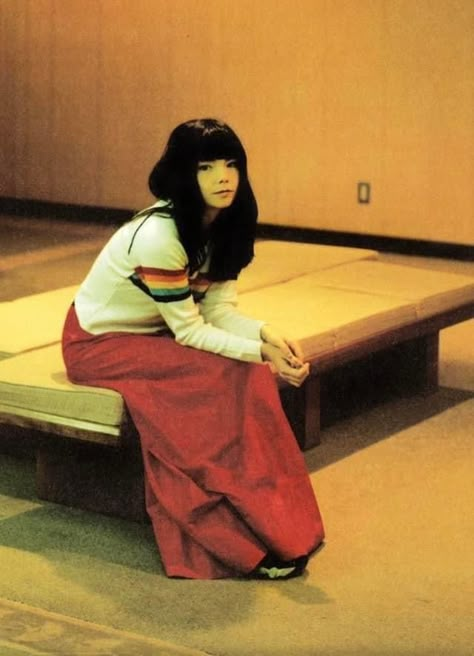 Bjork Style, Bjork Fashion, 1990 Style, Gorillaz Art, Space Fashion, Kate Bush, Secret Life Of Pets, Female Artist, Women In Music