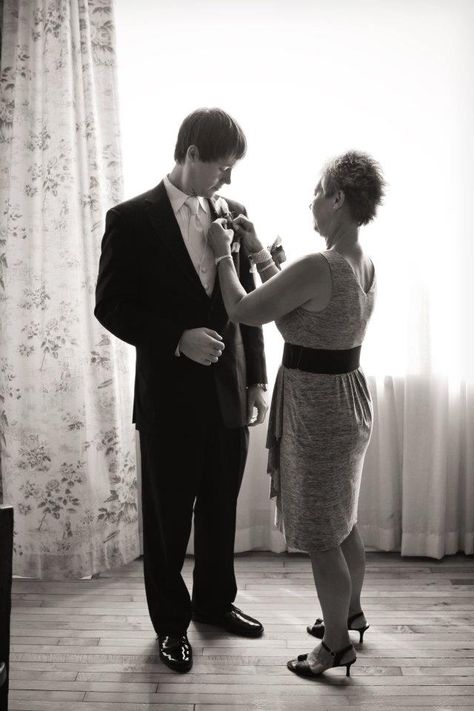 Groom First Look With Mom, Groom With Mom Pictures, Wedding Photo Ideas Groom And Mother, Mother Of The Groom And Groom Photos, Mother Of The Groom Photo Ideas, Groom And His Mom, Groom And Mother Photos, Mother Groom Photos, Groom Getting Ready Pictures With Mom