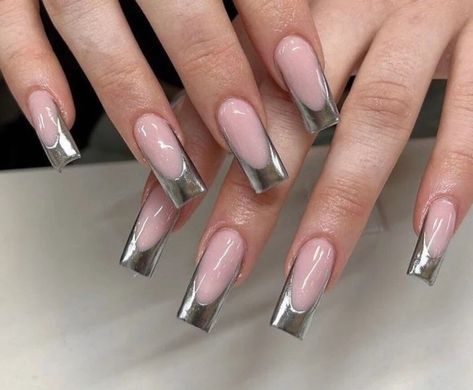 30 Gorgeous Grey Winter Nails To Rock | Le Chic Street Chrome French Tip Nails Square, Silver Chrome French Tip, French Tip Nails Square, Chrome French Tip Nails, Chrome French Tip, Chrome French, Grey Nail Designs, French Tip Press On Nails, Chrome Nails Designs