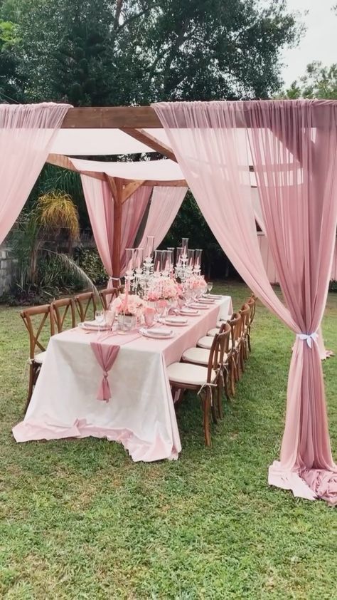 Simple Party Decorations Outdoor, Backyard Party Birthday, Backyard Brunch Set Up, Pavilion Bridal Shower Ideas, Simple Outdoor Bridal Shower Ideas, Birthday Decor Garden, Pink Backyard Birthday Party, Pink Outdoor Birthday Party, Simple Outdoor Party Decor