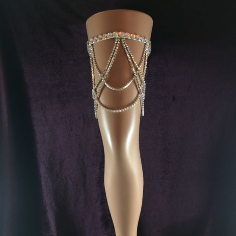 Thigh Jewelry Leg Chain Thigh Chain Garter Thigh Garter - Etsy South Africa Thigh Accessories, Thigh Chain Jewelry, Chain Garter, Jóias Body Chains, Ballroom Necklace, Thigh Jewelry, Leg Jewelry, Thigh Garter, Hand Bracelets