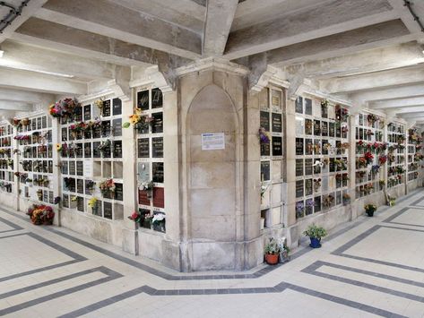 Père Lachaise Cemetery. The Columbarium Halloween Lifestyle, Père Lachaise Cemetery, Pere Lachaise Cemetery, Ancient Tomb, Victorian Mansions, Something To Remember, Memorial Park, Haunted Places, Grave Marker