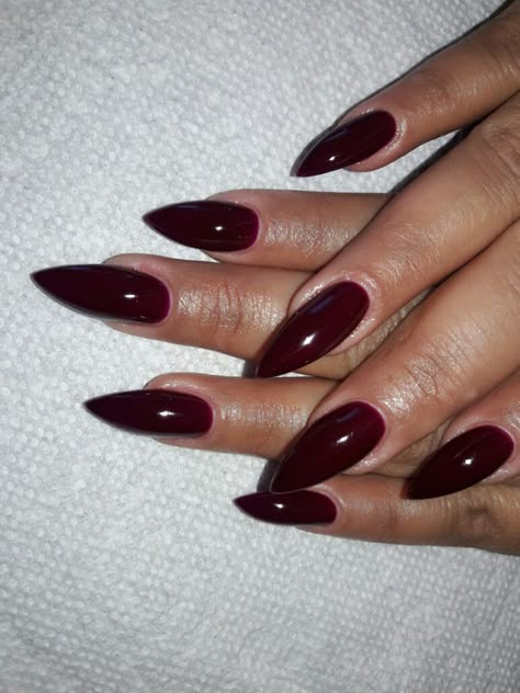 Dark Red Nail Polish, Red Summer Nails, Red Stiletto Nails, Deep Red Nails, Dark Red Nails, Wine Nails, Maroon Nails, Pointy Nails, Red Acrylic Nails