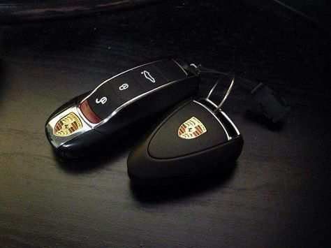 Porsche Truck, Porsche Key, Porche Car, Hot Pink Cars, Carros Porsche, New Car Key, Dream Cars Audi, Drive A Car, Pink Car Accessories