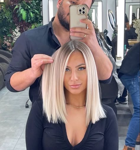 Icy Blonde Hair, Blonde Hairstyle, Straight Blonde Hair, Ash Blonde Hair, Balayage Hair Blonde, Blonde Hair Looks, Hair Color For Women, Short Hair Balayage, Birthday Inspo