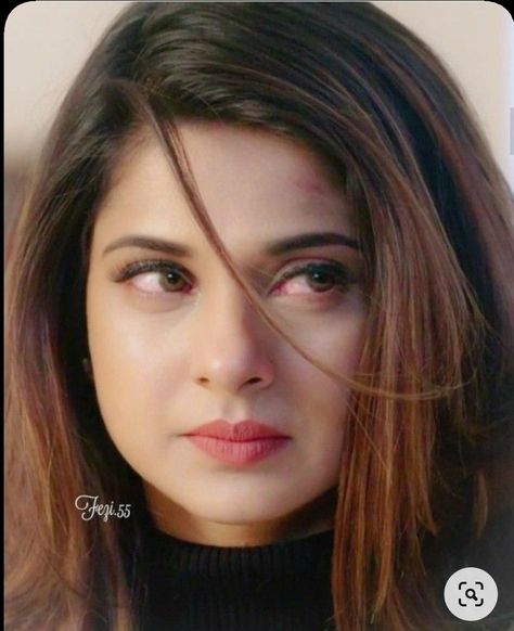 Jenifer Winget Attitude Pic, Beyhadh Maya, Queen Jenny, Maya Quotes, Jennifer Winget Beyhadh, Jennifer Love, Jennifer Winget, Actress Pics, Stylish Girl