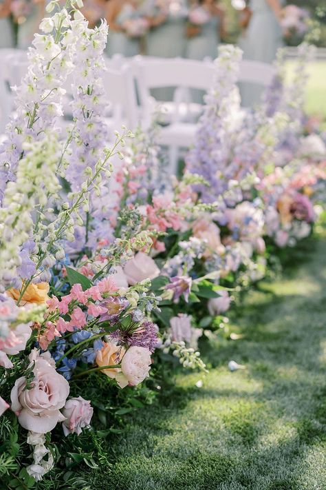 Pastel Wedding Theme, Pastel Wedding Flowers, Future Wedding Plans, Garden Party Wedding, Ceremony Flowers, Pastel Wedding, Wildflower Wedding, Deco Floral, Wedding Aisle