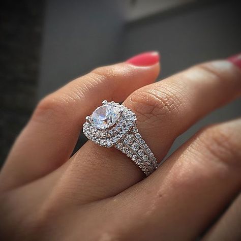 Double Halo Diamond Engagement Ring, Rings For Engagement, Round Cut Solitaire Engagement Ring, Best Wedding Rings, Gorgeous Wedding Rings, Rings Inspiration, Stunning Engagement Rings, Fine Engagement Rings, Round Solitaire Engagement Ring