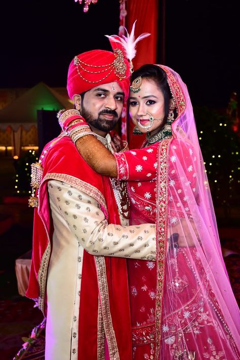 Sadi Kapal Photo, Kapil Photo, Indian Marriage Photography, Copal Photography, Dulha Dulhan Couples Photography, Couple Marriage Poses, Sadi Pose Indian Fashion, Sadi Photo, Couple Wedding Dress Indian Hindu