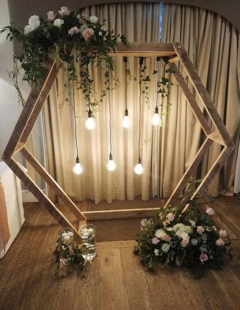 Hexagon Wedding Arch Diy Backdrop Wood, Wedding White Decor, Hexagon Arbor, Silver Shimmer Wall, Hexagon Backdrop, Black And White Dance Floor, Hexagon Wedding Arch, Hexagon Arch, Wood Wedding Arches