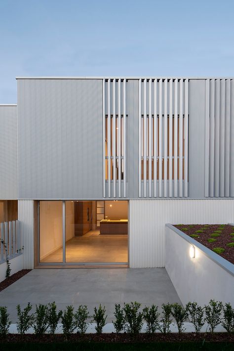 Gallery of 9 Houses in As Galeras / Díaz y Díaz Arquitectos - 11 Project Design Ideas, Henry Hill, Outdoor Landscape Design, Jones Road, Alexander Home, Facade Cladding, Arch House, Concrete Architecture, Townhouse Designs