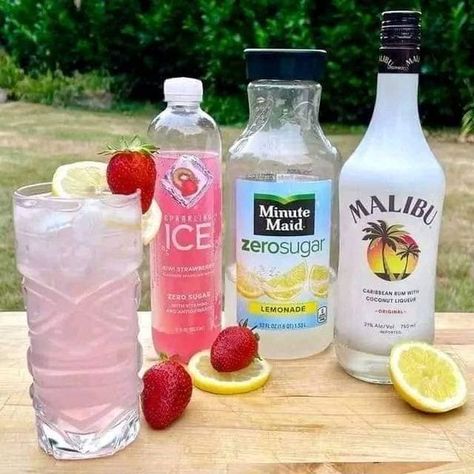 Girl You Got This Strawberry Lemonade Cocktail, Drinks Low Calorie, Sparkling Strawberry Lemonade, Coconut Liqueur, Yummy Summer Cocktails, Malibu Coconut, Cocktail Summer, Sugar Free Drinks, Lemonade Cocktail