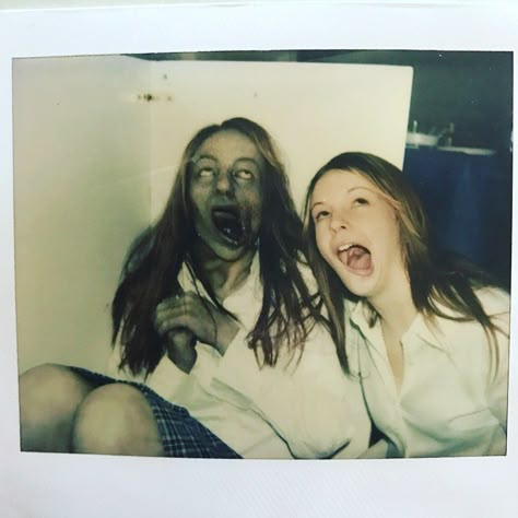 Amber Tamblyn on Instagram: “A terrifying #TBT of me with my body double prosthetic created by the brilliant @therickbaker on the set of The Ring. I feel like we…” The Ring 2002, Amber Tamblyn, Creepy Core, Creepy Cute, Just Girly Things, Horror Films, Horror Art, Pose Reference, Me Core